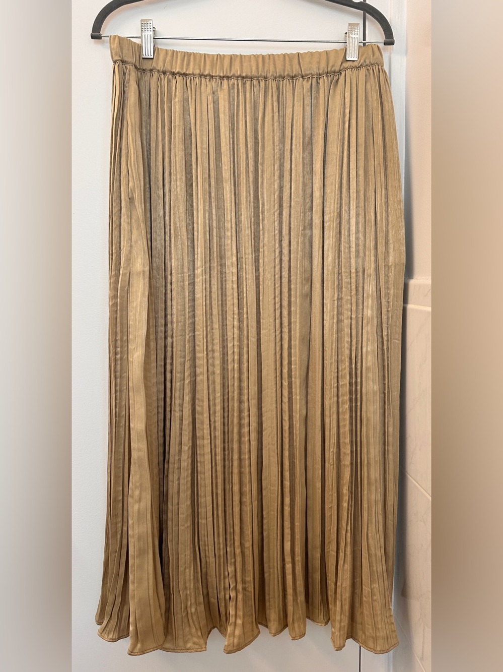 DKNY Champagne/Gold Pleated Midi Skirt with Hidden Pockets